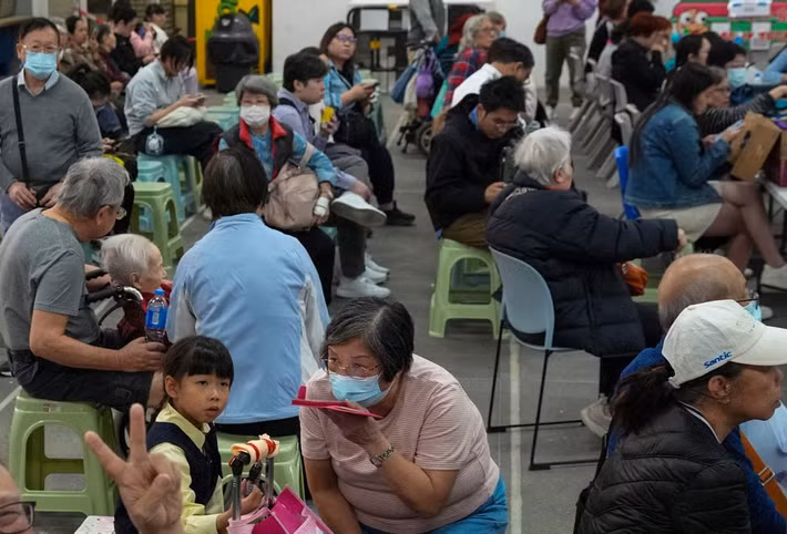 Nhiều người dân đã được sơ tán và ở trong nơi trú ẩn tạm thời. Ảnh: SCMP.