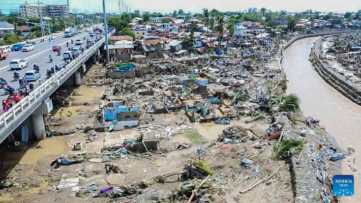 Cơn bão đã khiến ít nhất 142 người thiệt mạng và 127 người khác mất tích. Tính đến thời điểm hiện tại, Kalmaegi là cơn bão chết chóc nhất thế giới trong năm nay. Ảnh: Xinhua.