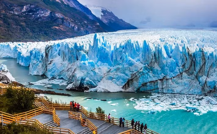 Sông băng Perito Moreno hay Upsala ở Patagonia (Argentina) nằm trong số những dòng sông băng ngoạn mục nhất trên Trái Đất.