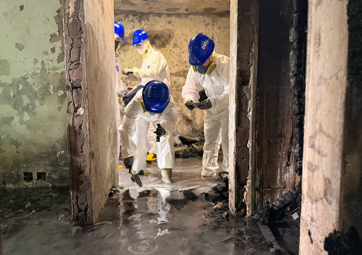 Công tác cứu hộ vẫn đang được tiếp tục tại hiện trường. Nguồn tin cho biết, sẽ mất khoảng 3 đến 4 tuần để hoàn tất việc thu hồi và nhận dạng các thi thể. Ảnh: SCMP.