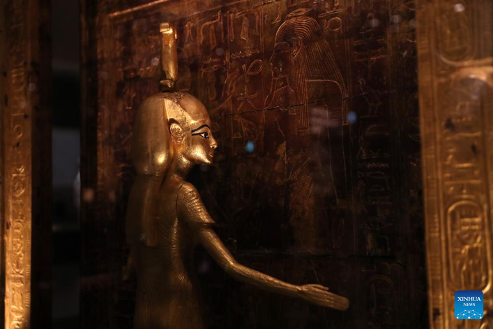 Bên trong bảo tàng.