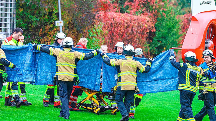 Tân Thị trưởng Herdecke đã được đưa tới một bệnh viện gần đó bằng trực thăng, theo Fox News. Ảnh: tageblatt.