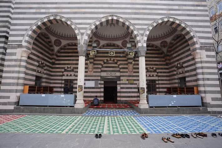 Nhà thờ Hồi giáo Nebi ở Diyarbakır.