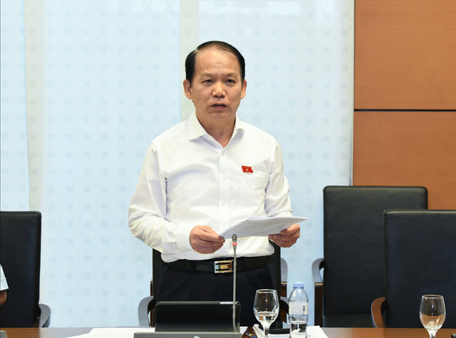 Chủ nhiệm Ủy ban Pháp luật và Tư pháp Hoàng Thanh Tùng, Đoàn ĐBQH Thành phố Cần Thơ cho ý kiến tại Tổ anh-14.jpg