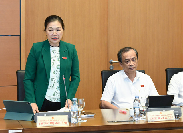Đại biểu Trương Thị Ngọc Ánh, Đoàn ĐBQH Thành phố Cần Thơ phát biểu anh-15.jpg