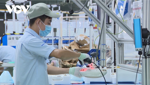 Việt Nam cần có chiến lược dài hạn về phát triển DNNVV và học hỏi kinh nghiệm của các quốc gia khác khi xây dựng DNNVV trở thành vệ tinh cho các tập đoàn và doanh nghiệp lớn