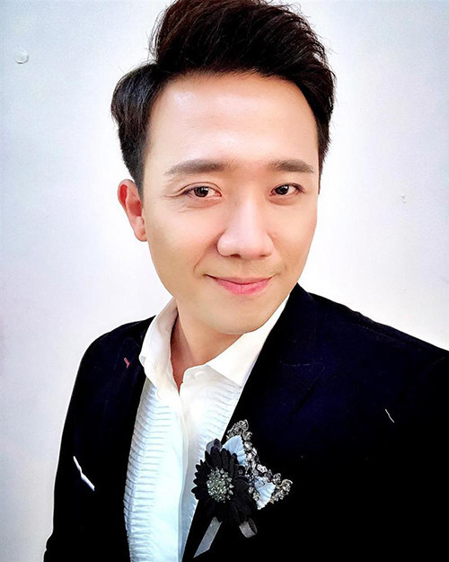 Chồng Hari Won sở hữu rất nhiều phụ kiện quần áo đắt giá.