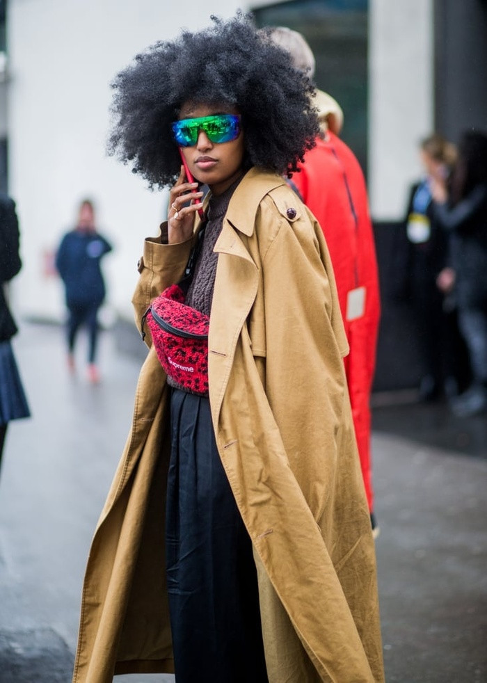 Kính Visor: Chiếc kính này được các tín đồ thời trang thế giới săn lùng. Với thiết kế thể thao, kính Visor giúp bạn trông cá tính hơn hẳn.