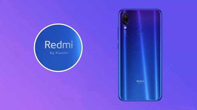 Máy có ngoại hình khá giống với chiếc Xiaomi Mi Play khi sở hữu màn hình giọt nước cùng thiết kế mặt lưng nhiều màu sắc, có thể thay đổi theo góc nhìn.