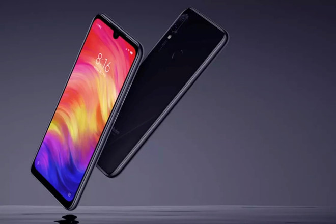 Redmi Note 7 có màn hình kích thước 6,3 inch Full HD, tỷ lệ 19,5: 9. Máy được trang bị bộ xử lý Qualcomm Snapdragon 660, RAM tùy chọn 3/4/6 GB tương ứng với bộ nhớ trong 32/64 GB. Viên pin có dung lượng 4.000 mAh sạc qua cổng USB-C.