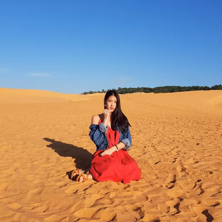 Ngoài ra màu trắng xám nằm tập trung ranh giới của Ninh Thuận và Bình Thuận trải dài trên diện rộng, là nguyên nhân của việc đất đai kém màu mỡ…