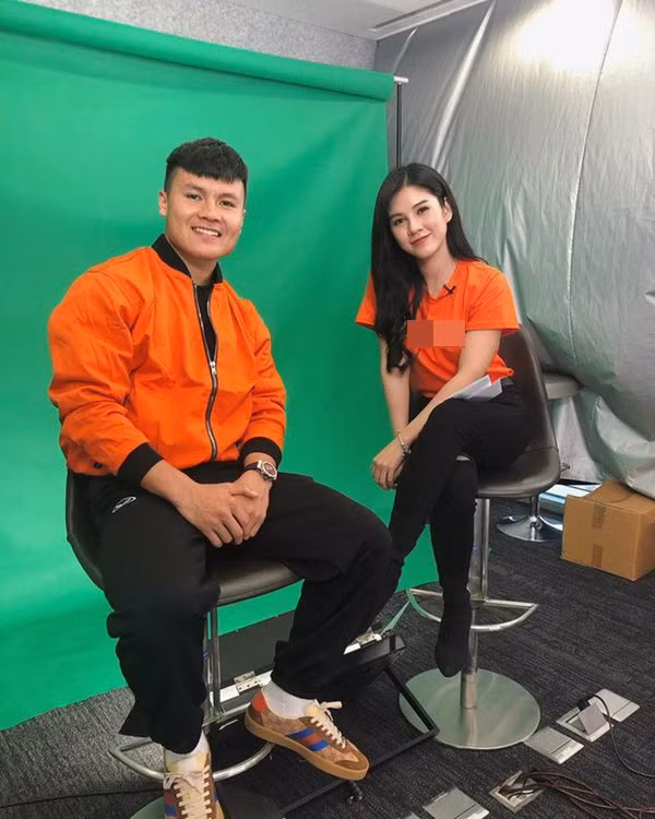 Đôi giày được Quang Hải đi vào những dịp quan trọng.