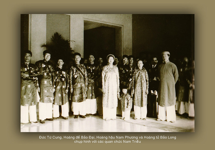 Sự khác biệt tôn giáo: Đức Từ Cung là người theo đạo Phật và là người vô cùng khuôn thước. Với bà chuyện thờ cúng tổ tiên, hương hỏa là nhiệm vụ tối thượng. Thế nhưng Nam Phương lại là một người theo đạo Công giáo nên không thắp hương, khấn bái, thờ cúng tổ tiên.