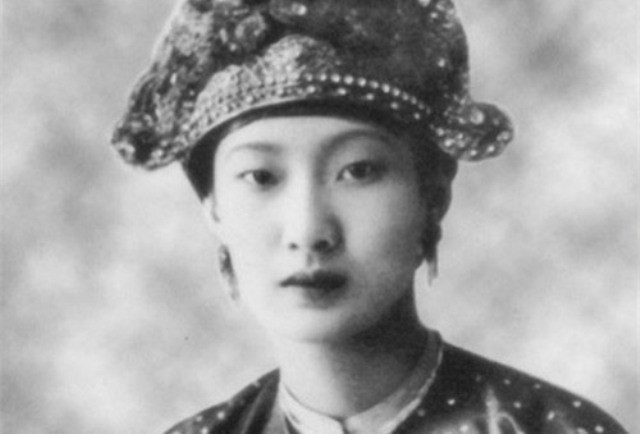 Dù không phải là nàng dâu mà Hoàng tộc muốn lựa chọn nhưng Nam Phương luôn khéo léo giữ phận dâu con. Nhưng, giữa bà và Đức Từ Cung (Đoan Huy Hoàng Thái hậu, mẹ của Bảo Đại) gặp không ít xa cách.