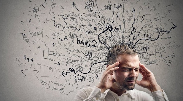 Căng thẳng trong cuộc sống Có thể bạn đang lo lắng về một biến cố, hoặc bạn đang phải chịu đựng chấn thương tâm lý nào đó. Đó có thể là một công việc mà bạn không thích, một mối quan hệ tan vỡ, hoặc đơn giản là bạn không hài lòng với cuộc sống hiện tại. Căng thẳng và lo lắng không chỉ gây ra các vấn đề về giấc ngủ mà nó còn khiến bạn mệt mỏi. Hãy thử tập thiền trước khi ngủ, hoặc tập vài động tác yoga để giải phóng lo âu trước khi ngủ.