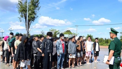 Biên phòng Đồng Nai tiếp nhận 63 công dân Việt Nam trở về từ Campuchia