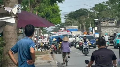 Hai vợ chồng tử vong nghi do sự cố điện tại tiệm tạp hóa
