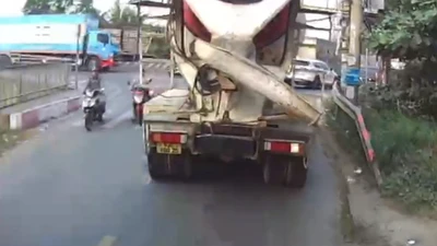 Xác minh clip xe bồn xả nước bẩn trên đường Đặng Công Bỉnh