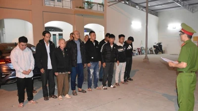 Cá độ bóng đá trực tuyến quy mô lớn bị triệt phá tại Đà Nẵng