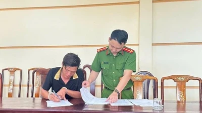 Hai nhân viên công ty giao hàng ở Đồng Nai bị khởi tố về tội tham ô tài sản