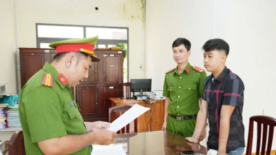 Bắt tạm giam đối tượng 18 tuổi đâm hai người bị thương tại Cần Thơ