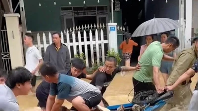 Đà Nẵng: Nghi ngạt khí máy phát điện, 4 người không qua khỏi