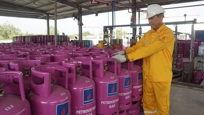Sau 3 lần tăng, giá gas bán lẻ chính thức giảm từ ngày 13/3