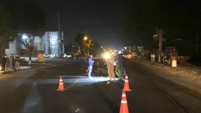 Va chạm giữa xe máy và hai ô tô khiến một người đàn ông tử vong ở Đắk Lắk