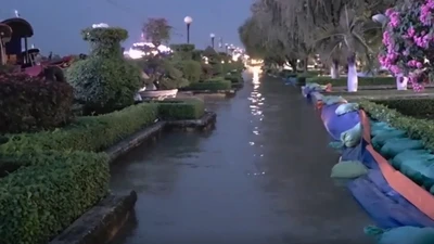 Cần Thơ: Bến Ninh Kiều ngập nặng, triều cường cao kỷ lục 2,16 m