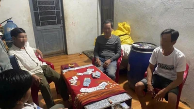 Đà Nẵng: Khởi tố 4 đối tượng đánh bạc tại xã Đồng Dương