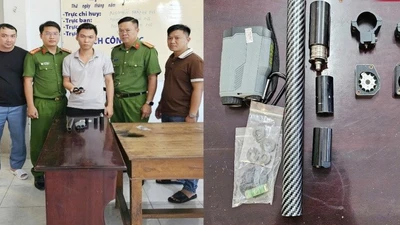 Cần Thơ: Bắt quả tang 2 đối tượng mua bán linh kiện vũ khí, pháo nổ qua mạng
