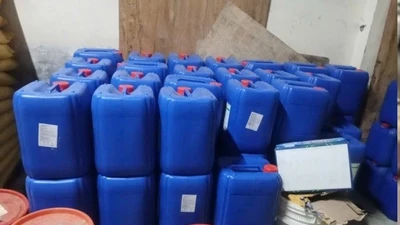 Cà Mau: Phát hiện hơn 11 tấn hóa chất công nghiệp chưa rõ nguồn gốc