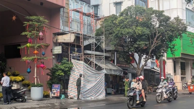 Cháy tại tầng 3 nhà hàng trên đường Hồ Hảo Hớn, TP HCM