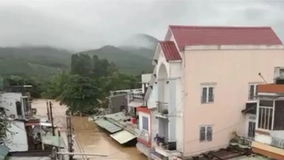 Đà Nẵng: Sạt lở nghiêm trọng vùi lấp một người dân tại xã Thượng Đức