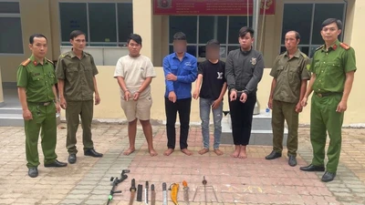 Xử lý nhóm thiếu niên dùng hung khí gây náo loạn quán cà phê