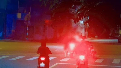 Xác minh clip hai thanh niên tấn công người khác giữa ngã tư