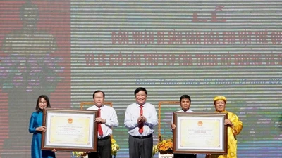 Đồng Tháp: Đón nhận 2 Bằng Di sản văn hóa phi vật thể quốc gia 