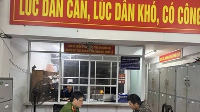 Clip tài xế taxi “ảo thuật” tại Nha Trang gây bức xúc mạng xã hội