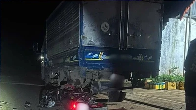 Va chạm xe máy với ô tô đỗ ven đường, 3 người tử vong tại Gia Lai