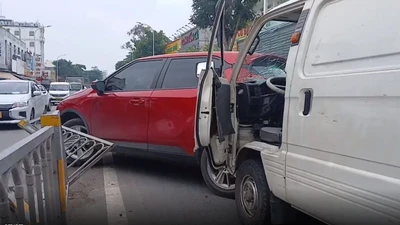 Tai nạn liên hoàn giữa ô tô con và xe tải van trên đường Lê Đức Thọ