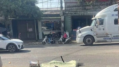 Xe tải va chạm xe mô tô ở Ea Kar, người phụ nữ tử vong tại chỗ