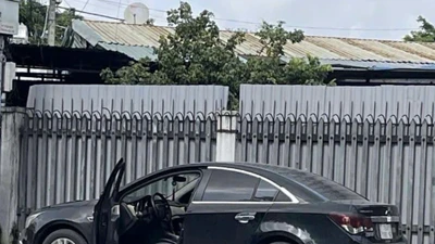 TP HCM: Phát hiện thi thể nữ giới trong ô tô đậu nhiều ngày