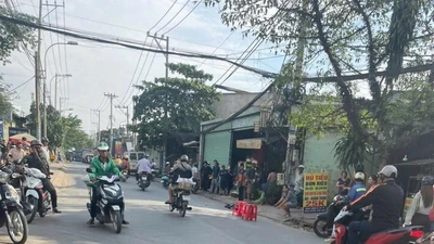 Người phụ nữ tử vong thương tâm khi ngã xe máy trên vỉa hè