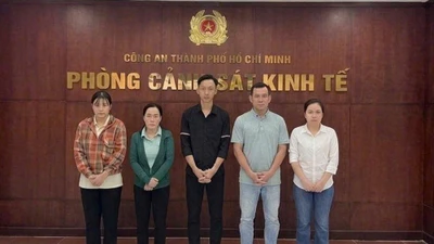 TP HCM: Khởi tố 5 bị can trong đường dây sản xuất mỹ phẩm giả quy mô lớn