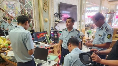Bày bán trang sức gắn nhãn Chanel, tiệm vàng ở Gia Lai lãnh phạt