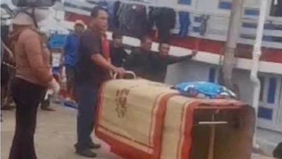 Lâm Đồng: Thuyền viên tử vong khi lặn kiểm tra sự cố tàu cá trên biển