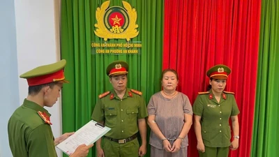 TPHCM: Bắt tạm giam chủ bãi đất trống xả thải trái phép gần 2.900 tấn