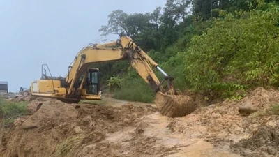 Lâm Đồng: Đèo Đại Ninh sạt lở nghiêm trọng, giao thông bị chia cắt tạm thời
