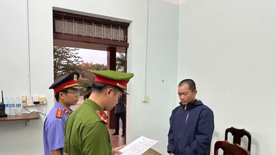 Khởi tố bị can dùng dao tấn công vợ tại nhà riêng ở Đà Nẵng