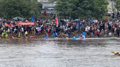 Giải đua ghe xã Quảng Điền phát sinh sự cố, lực lượng chức năng can thiệp